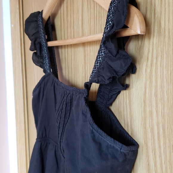 Goelia Flutter Strap Blouse - Picture 6 of 6